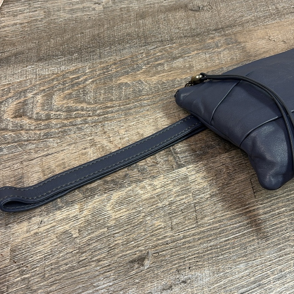 HOBO Waver Leather Wristlet Wallet Clutch -Navy Blue - Picture 4 of 11